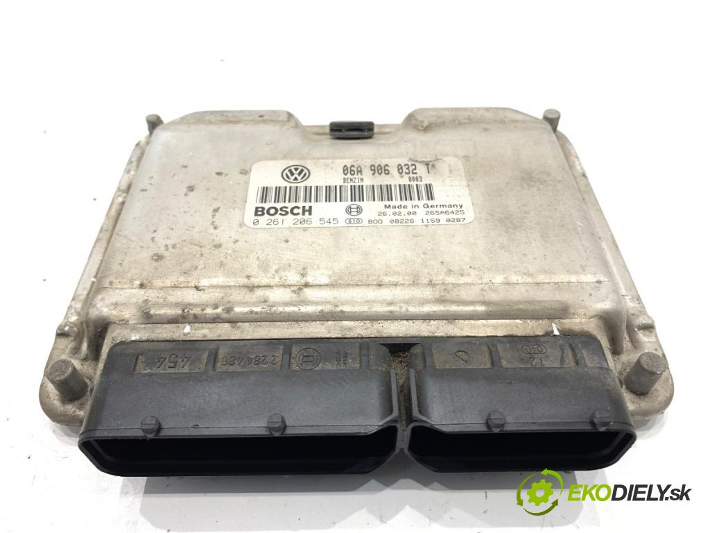 SEAT LEON I liftback 2000 132 kW 1.8 20V T 1781 řídící jednotka motora 06A906032T (Řídící jednotky)