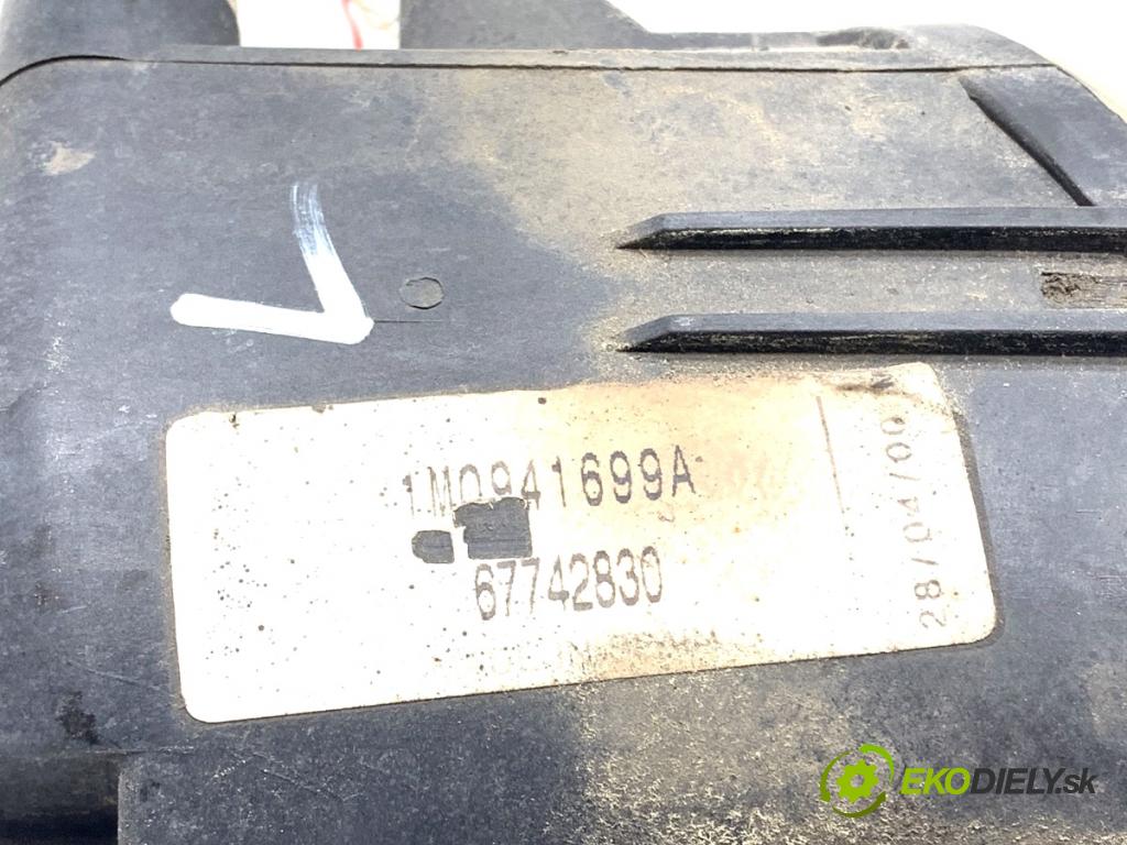 SEAT LEON I liftback 2000 132 kW 1.8 20V T 1781 hmlové svetlo, hmlovka levý přední část 1M0941699A