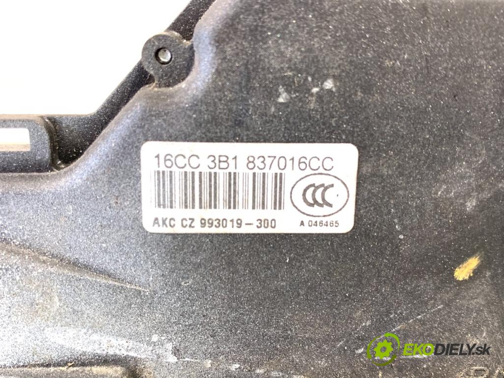 SEAT IBIZA III liftback 2005 47 kW 1.2 1198 zámok dveře pravý přední část 3B1837016CC