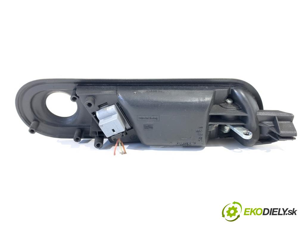 SEAT IBIZA III liftback 2005 47 kW 1.2 1198 Kľučka vnútorná ľavy predný 6L0837113