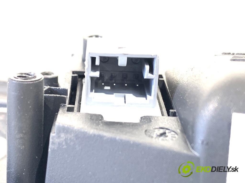 SEAT IBIZA III liftback 2005 47 kW 1.2 1198 Kľučka vnútorná ľavy predný 6L0837113