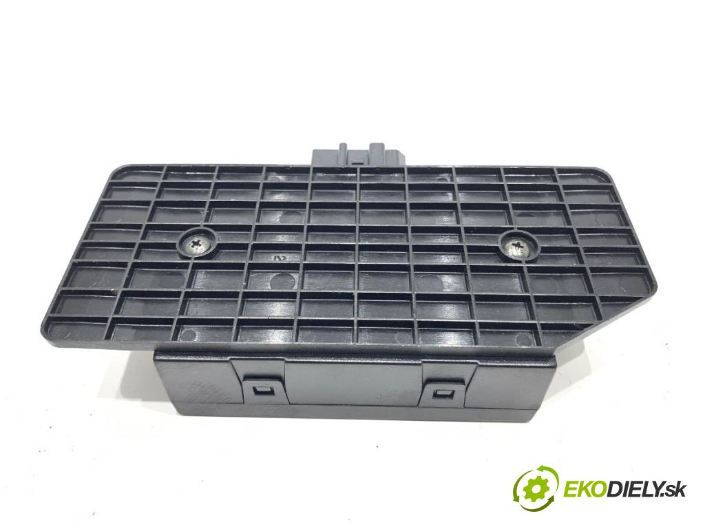 VW PASSAT B5 sedan 1999 66 kW 1.9 TDI 1896 Modul komfortu 1J0959799Q (Modul komfortu)