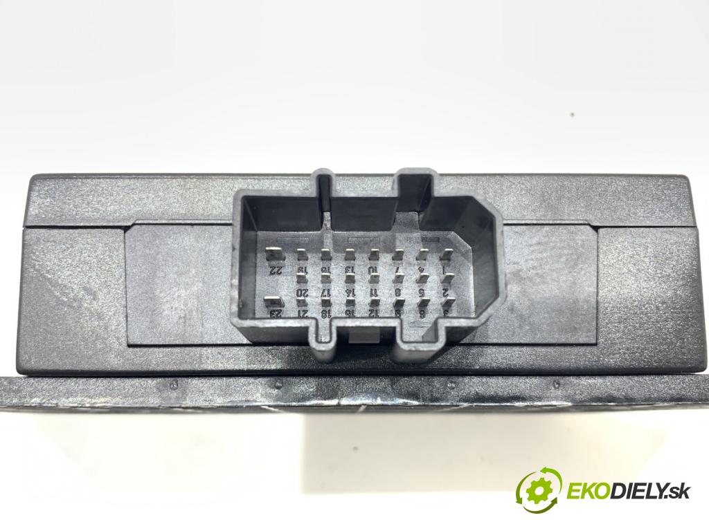 VW PASSAT B5 sedan 1999 66 kW 1.9 TDI 1896 Modul komfortu 1J0959799Q (Modul komfortu)