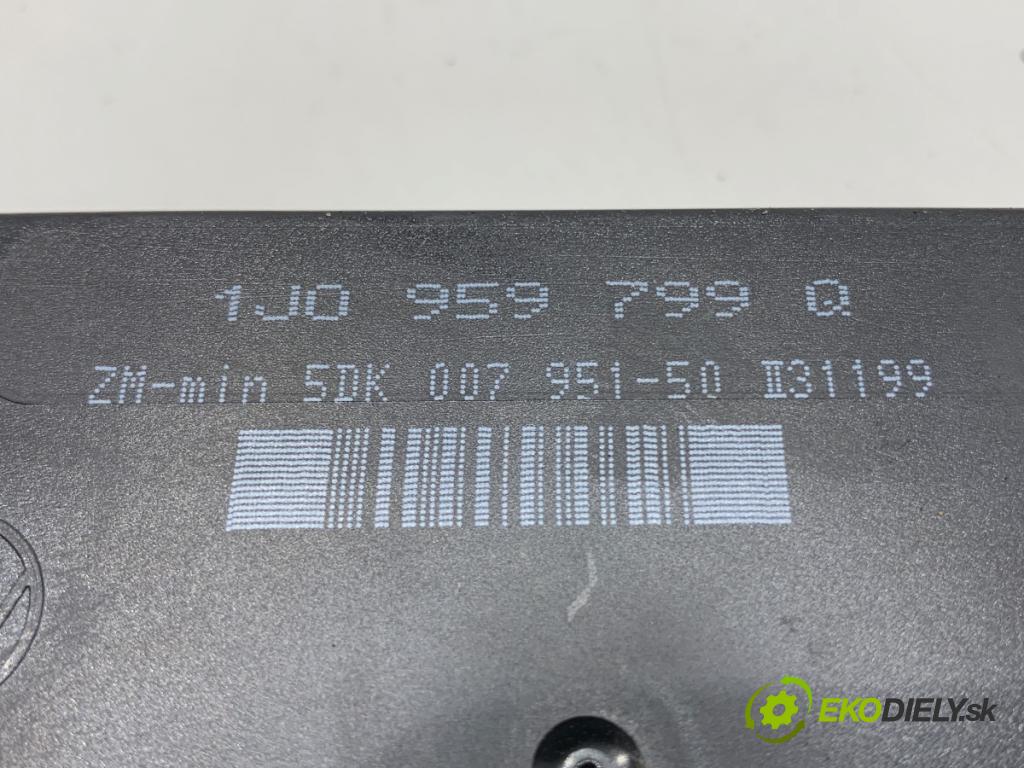 VW PASSAT B5 sedan 1999 66 kW 1.9 TDI 1896 Modul komfortu 1J0959799Q (Modul komfortu)