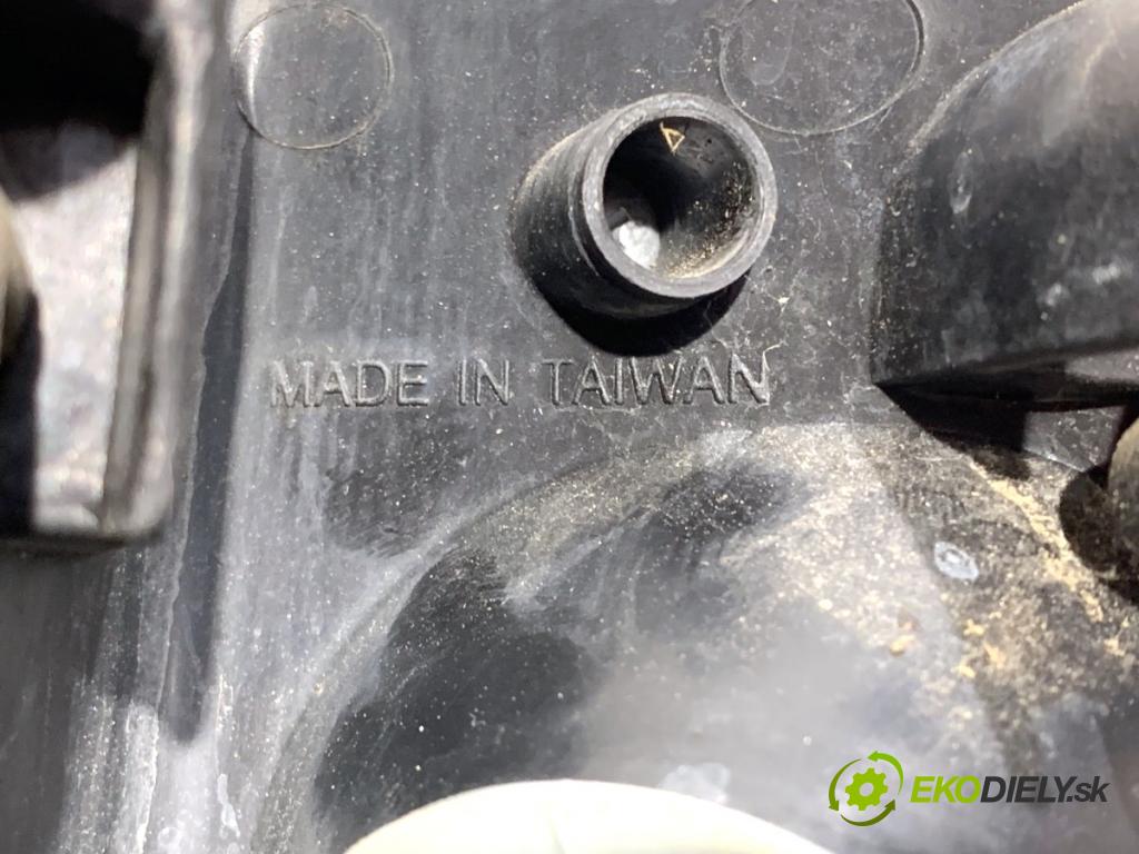 AUDI A6 C5 Kombi 1998 110 kW 2.5 TDI 2496 Svetlomet pravy predný 08-141-1102R