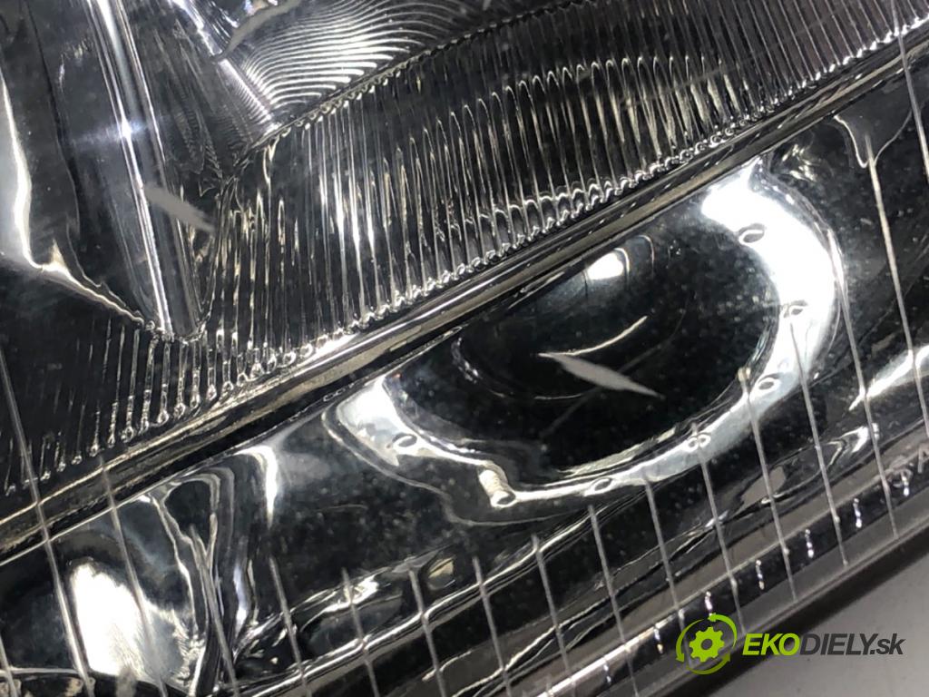 AUDI A6 C5 Kombi 1998 110 kW 2.5 TDI 2496 světlomet levý přední část