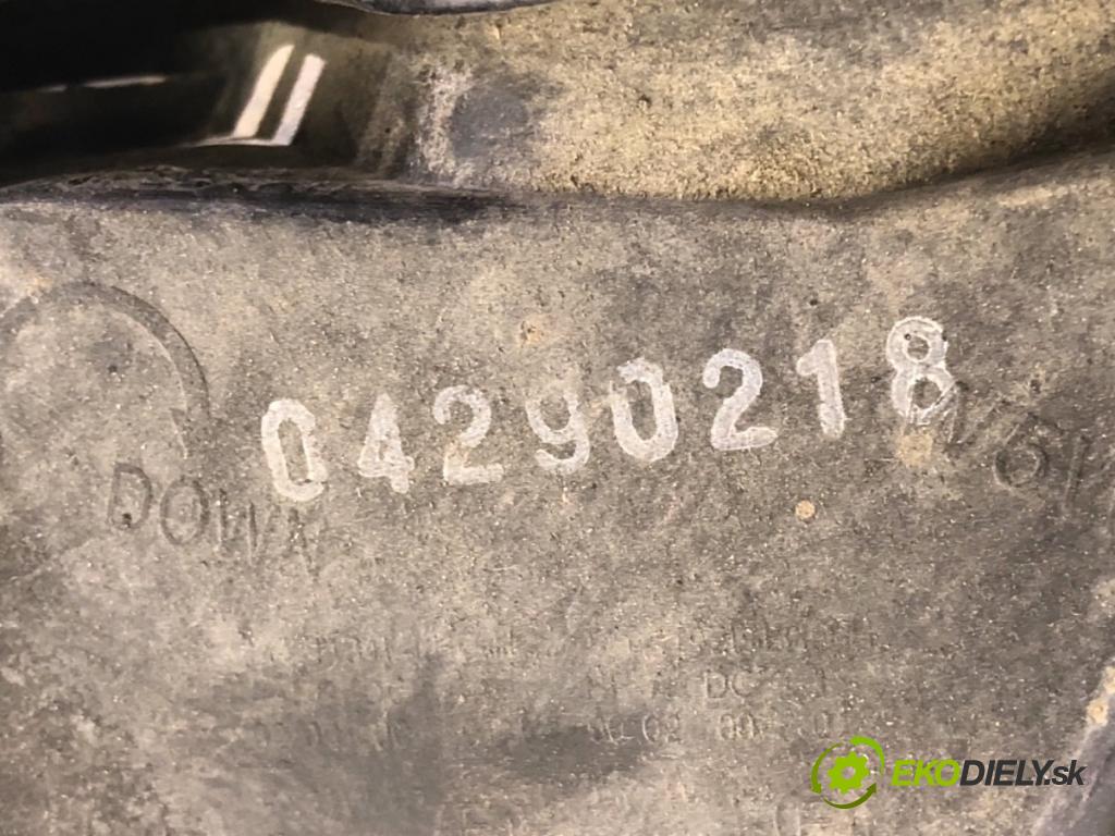 AUDI A6 C5 Kombi 1998 110 kW 2.5 TDI 2496 Svetlomet ľavy predný