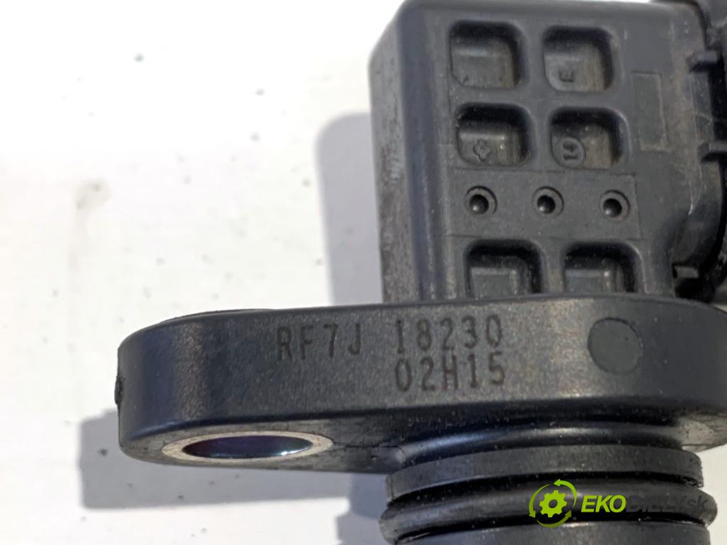 MAZDA 5 II nadwozie wielkoprzestrzenne (MPV) 2007 81 kW 2.0 CD (CR19) 1998 snímač pozice vačkového hřídele RF7J18230 (Snímače polohy kliky, vačky)