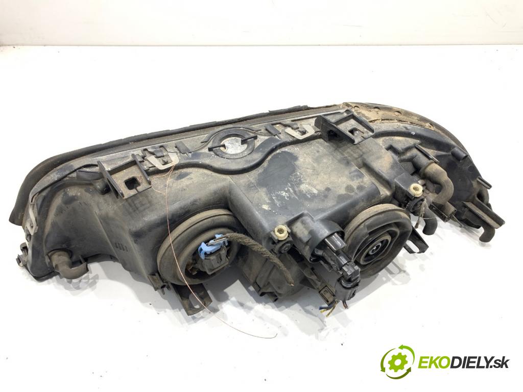 BMW E39 Kombi 2002 142 kW 530 d 2926 světlomet pravý přední část XENON