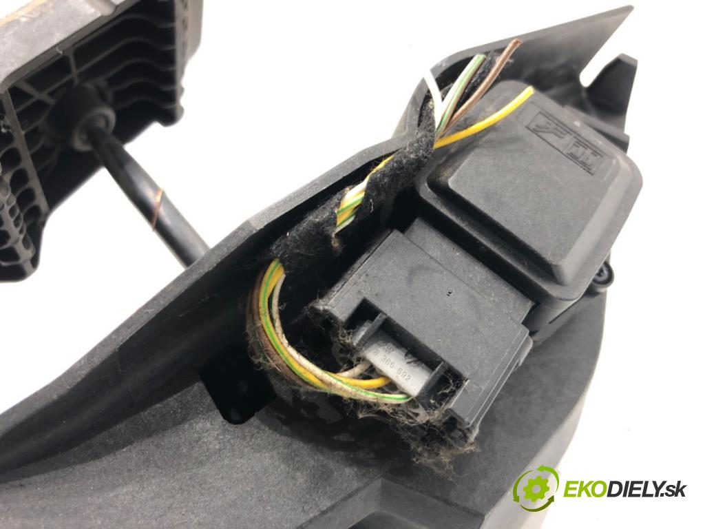 BMW E39 Kombi 2002 142 kW 530 d 2926 potenciometr plynového pedálu 6756493 (Pedály)