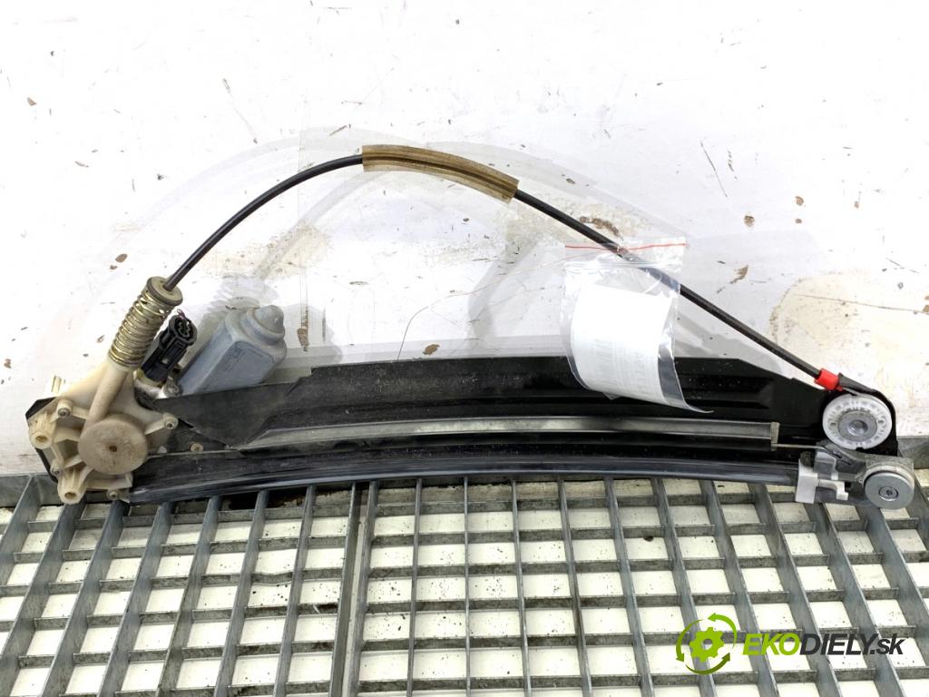 BMW E39 Kombi 2002 142 kW 530 d 2926 mechanismus okna pravý zadní část