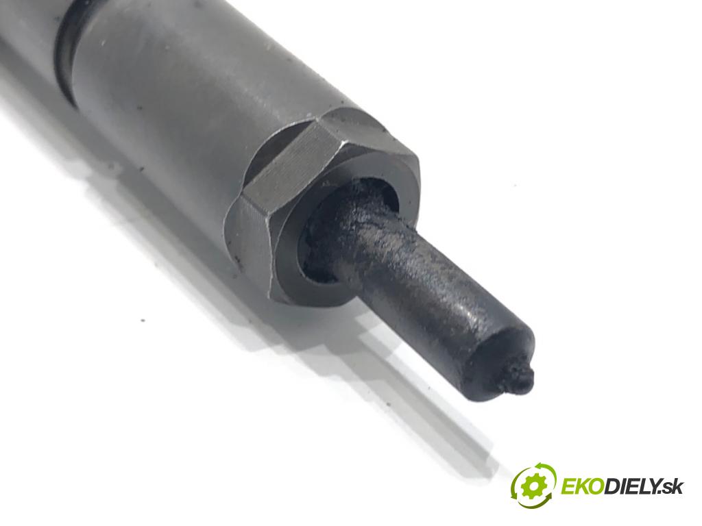 BMW E39 Kombi 2002 142 kW 530 d 2926 vstrekovač 7785984 (Vstrekovač paliva)