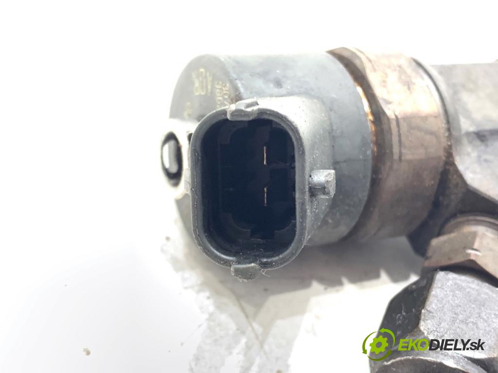 BMW E39 Kombi 2002 142 kW 530 d 2926 vstrekovač 7785984 (Vstrekovač paliva)