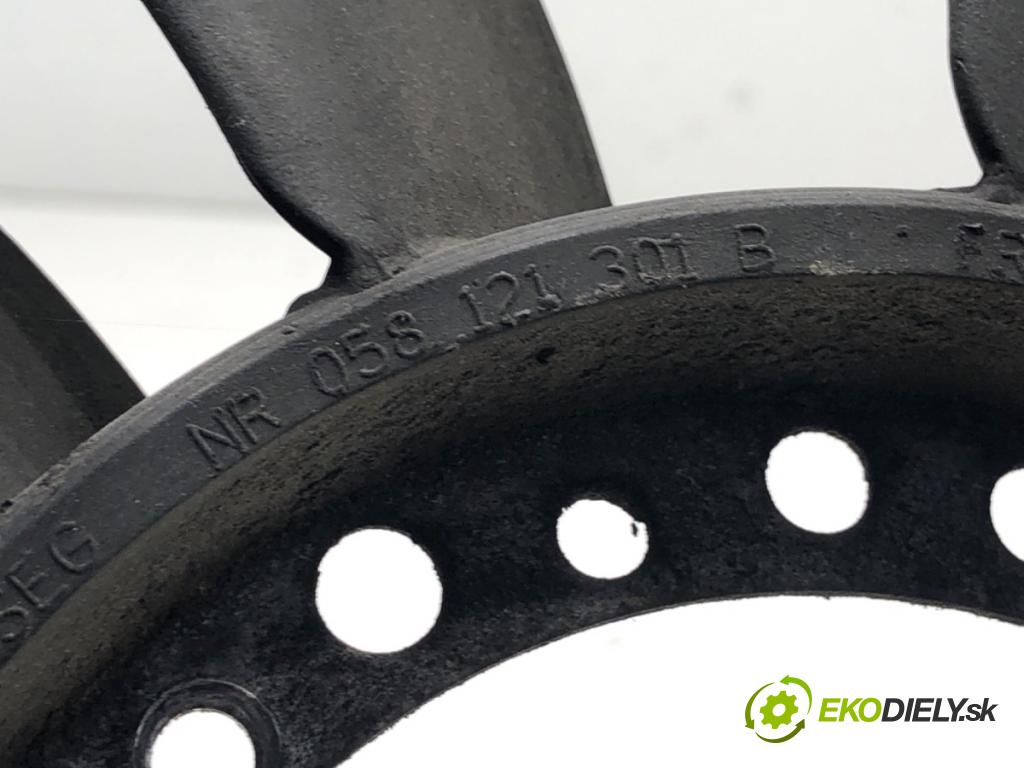 AUDI A4 B6 sedan 2001 74 kW 1.9 TDI 1896 ventilátor chladiče 058121301B (Ventilátory)