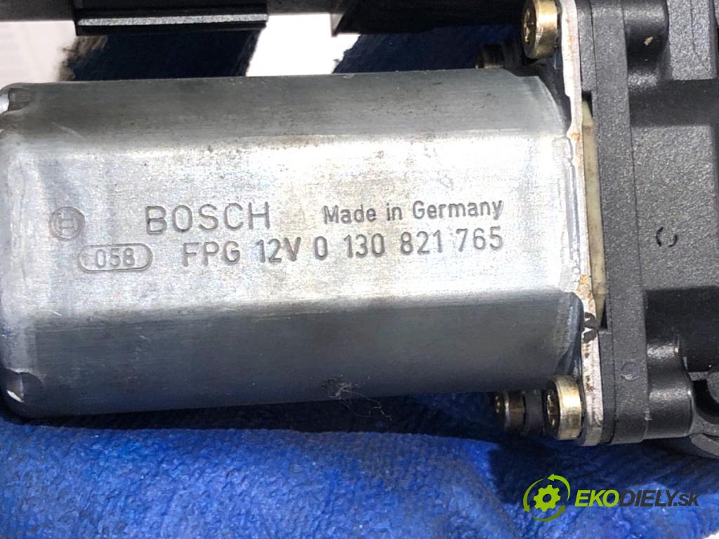 AUDI A4 B6 sedan 2001 74 kW 1.9 TDI 1896 motorek sťahovaní okna přední část levý 8E1959801B (Ostatné)