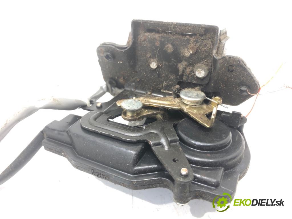 TOYOTA AVENSIS T25 Kombi 2004 95 kW 1.8 (ZZT251_) 1794 zámok dverí zad