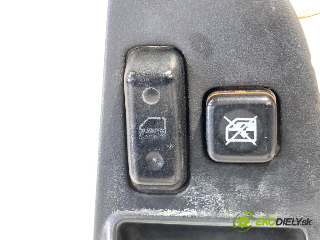 TOYOTA AVENSIS T25 Kombi 2004 95 kW 1.8 (ZZT251_) 1794 Prepínač okien 84820-05100 (Prepínacie páčky pod volantom)