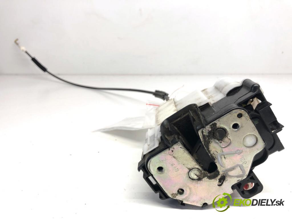 FIAT 500 liftback 2013 51 kW 1.2 (312AXA1A) 1242 zámok dveře levý přední část 51935118