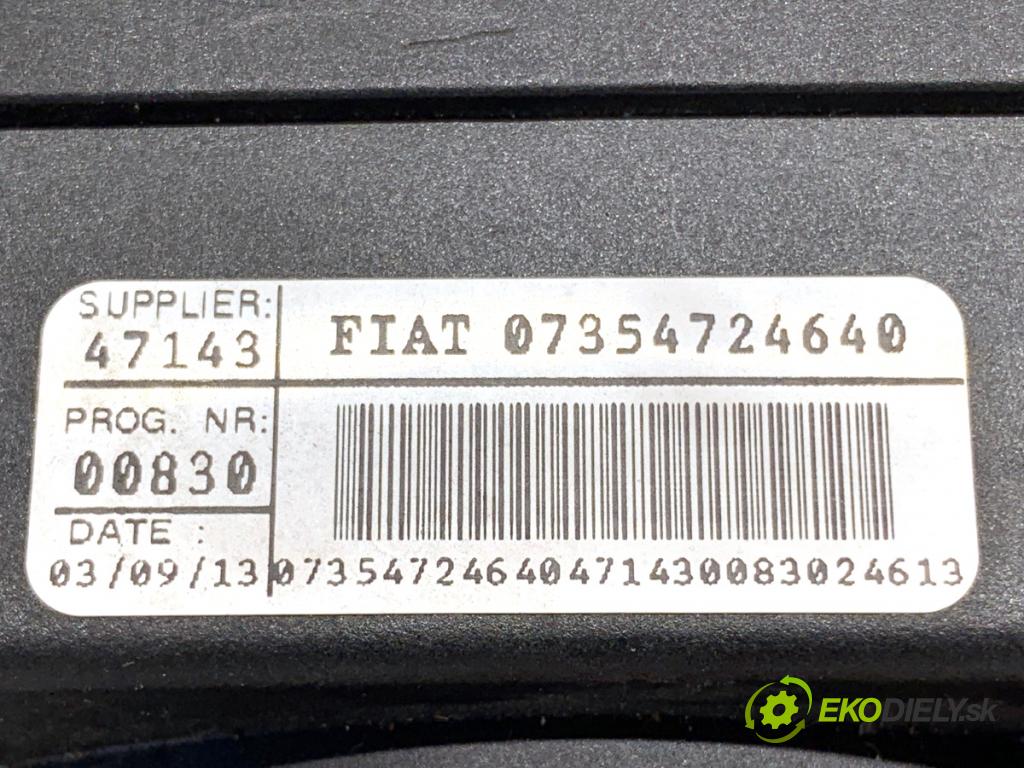 FIAT 500 liftback 2013 51 kW 1.2 (312AXA1A) 1242 Prepínač kombinovaný 07354724640 (Prepínacie páčky pod volantom)