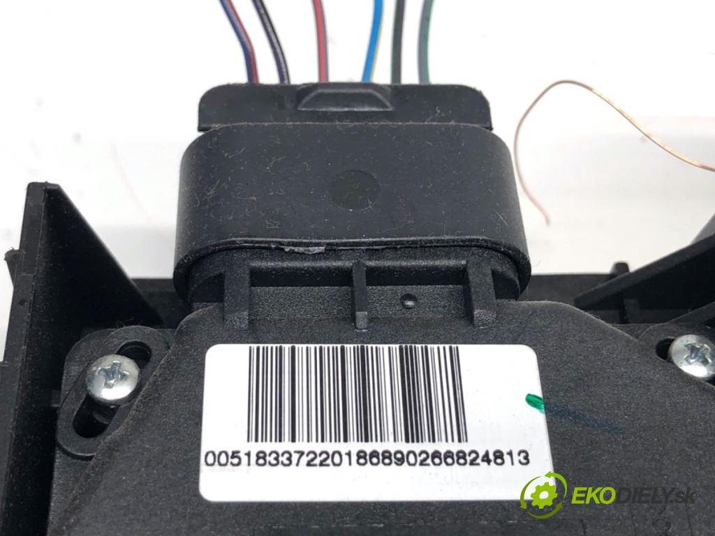 FIAT 500 liftback 2013 51 kW 1.2 (312AXA1A) 1242 Potenciometer plynu 51833722 (Potenciometer plynového pedálu)