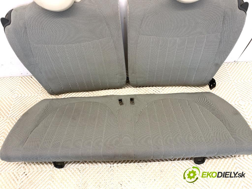 FIAT 500 liftback 2013 51 kW 1.2 (312AXA1A) 1242 Sedadlo druhý rad
