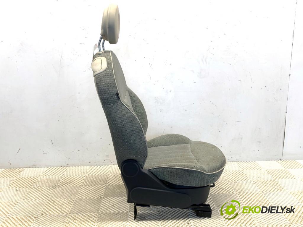 FIAT 500 liftback 2013 51 kW 1.2 (312AXA1A) 1242 Sedadlo pravy predný