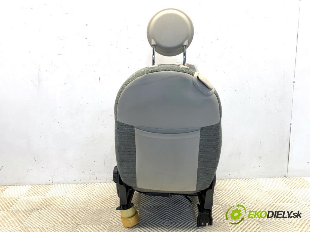 FIAT 500 liftback 2013 51 kW 1.2 (312AXA1A) 1242 Sedadlo pravy predný