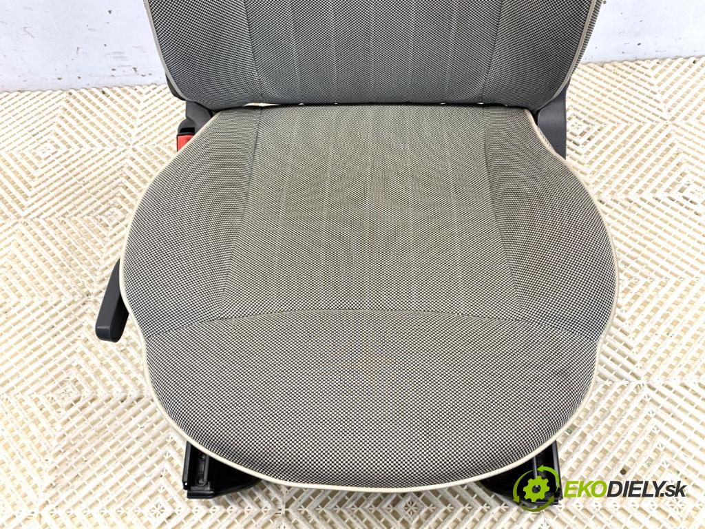 FIAT 500 liftback 2013 51 kW 1.2 (312AXA1A) 1242 Sedadlo ľavy predný