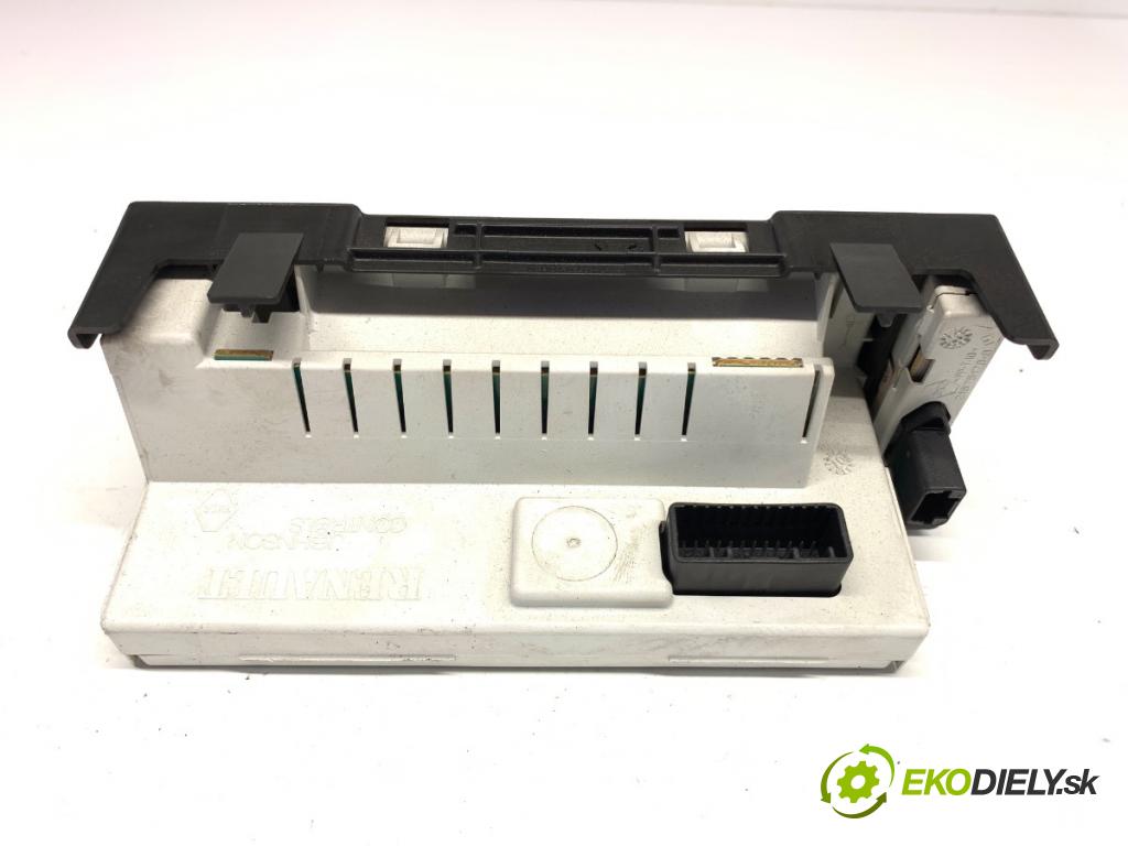 RENAULT CLIO III liftback 2007 50 kW 1.5 dCi (C/BR0G, C/BR1G) 1461 Dislpej 8200307273 (Prístrojová doska)