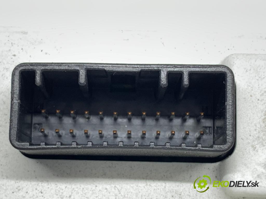 RENAULT CLIO III liftback 2007 50 kW 1.5 dCi (C/BR0G, C/BR1G) 1461 Dislpej 8200307273 (Prístrojová doska)