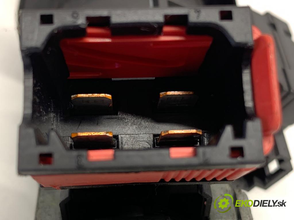 RENAULT CLIO III liftback 2007 50 kW 1.5 dCi (C/BR0G, C/BR1G) 1461 spinačka N0502060 (Spínacia skrinka)