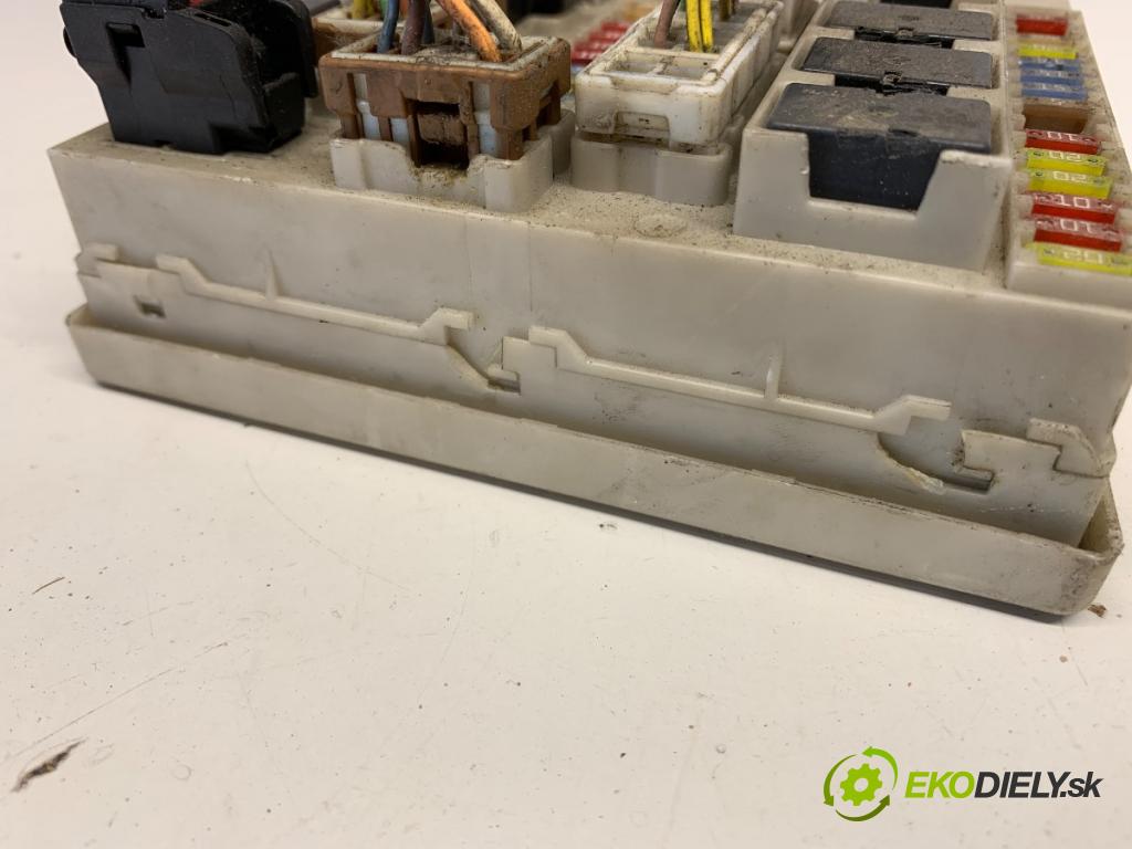 RENAULT CLIO III liftback 2007 50 kW 1.5 dCi (C/BR0G, C/BR1G) 1461 modul BSI  (Pojistkové skříňky)