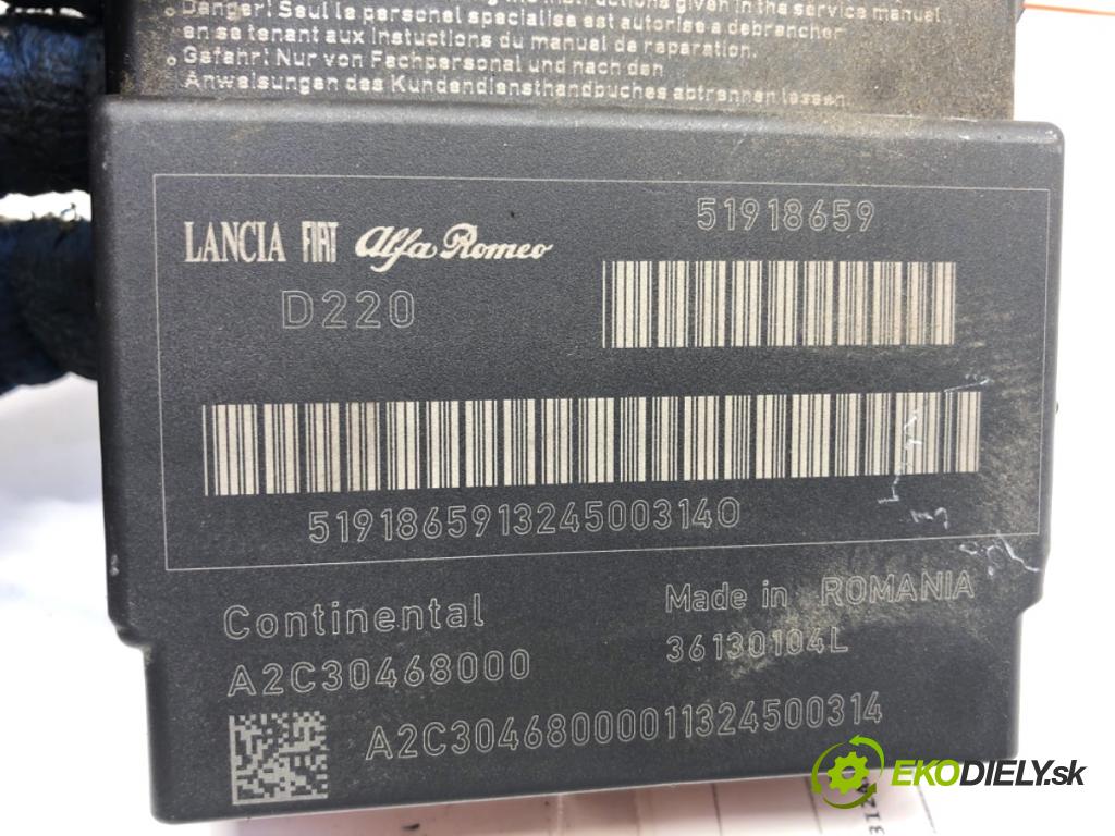 FIAT 500 liftback 2013 51 kW 1.2 (312AXA1A) 1242 senzor airbag 51918659 (Snímač)