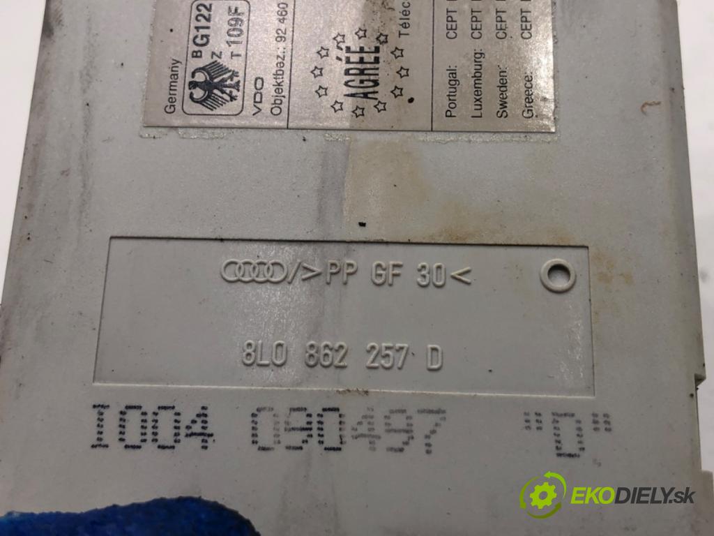 AUDI A3 8L liftback 1997 110 kW 1.8 T 1781 motorek centrálního zámku 8L0862257D (Řídicí jednotky centrálního zámku)