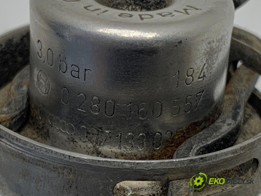 AUDI A3 8L liftback 1997 110 kW 1.8 T 1781 Lišta vstrekovacia 0280160557 (Vstrekovacia lišta)