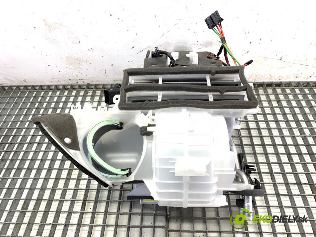 CITROEN C3 III liftback 2023 61 kW 1.2 PureTech 82 1199 topné těleso radiátor topení komplet KOMBAJN 9813920580 (Radiátory topení)