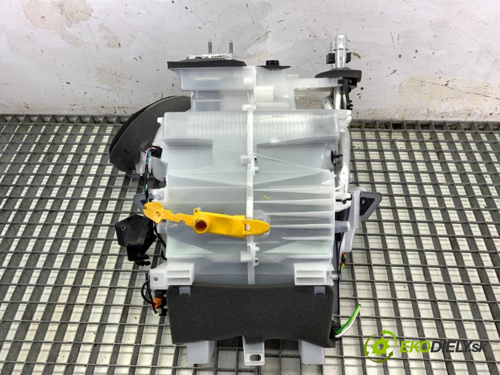 CITROEN C3 III liftback 2023 61 kW 1.2 PureTech 82 1199 topné těleso radiátor topení komplet KOMBAJN 9813920580 (Radiátory topení)