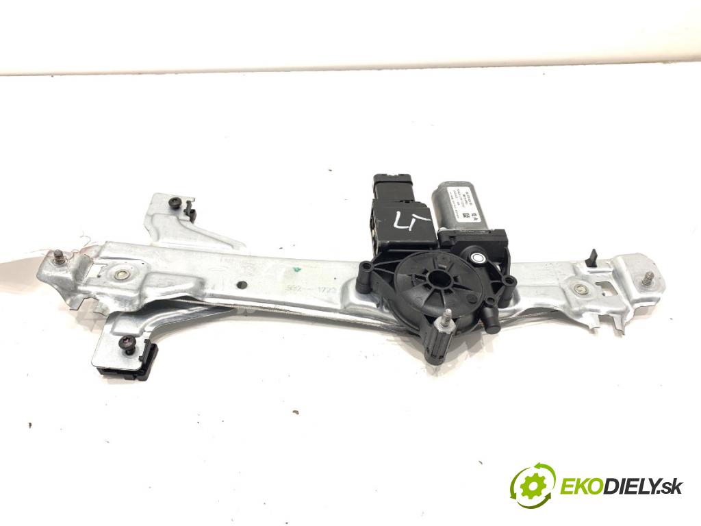 CITROEN C3 III liftback 2023 61 kW 1.2 PureTech 82 1199 mechanismus okna levý zadní část 9837842480