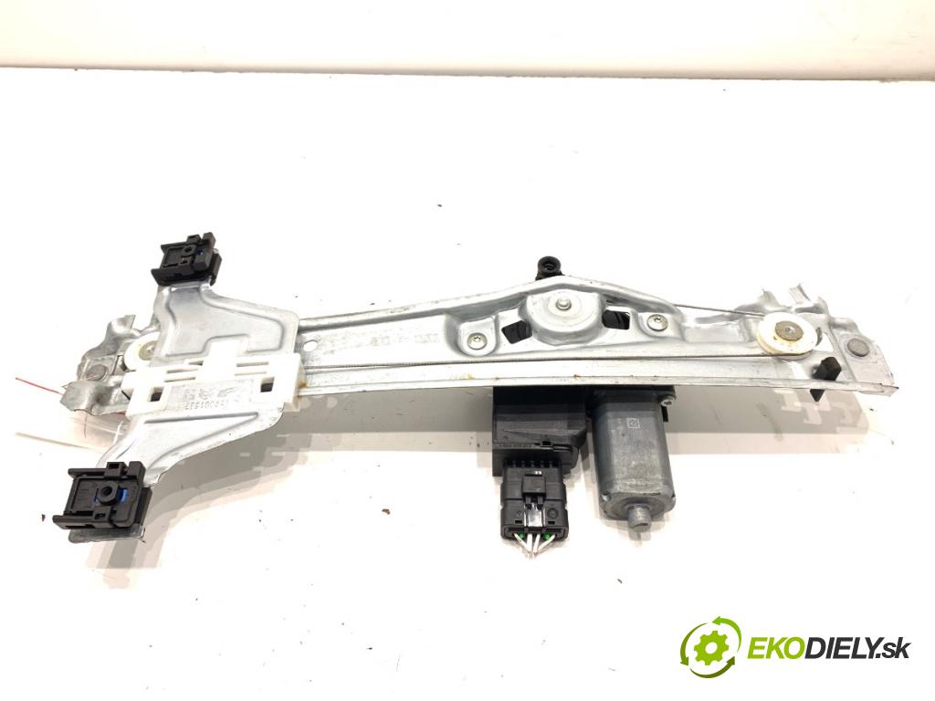 CITROEN C3 III liftback 2023 61 kW 1.2 PureTech 82 1199 mechanismus okna levý zadní část 9837842480