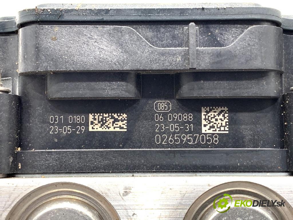 CITROEN C3 III liftback 2023 61 kW 1.2 PureTech 82 1199 Pumpa ABS 9845052980 (Pumpa ABS)