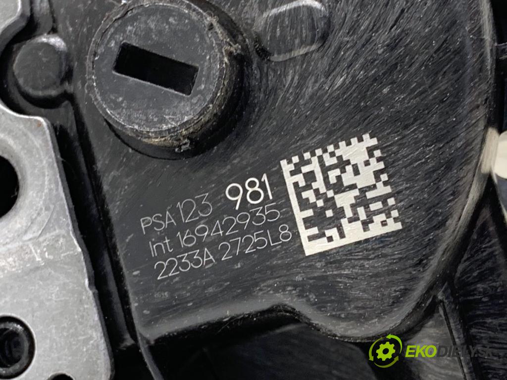CITROEN C3 III liftback 2023 61 kW 1.2 PureTech 82 1199 zámok Dvere ľavy predný PSA123981