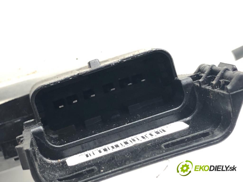 CITROEN C3 III liftback 2023 61 kW 1.2 PureTech 82 1199 zámok dveře pravý přední část PSA123980