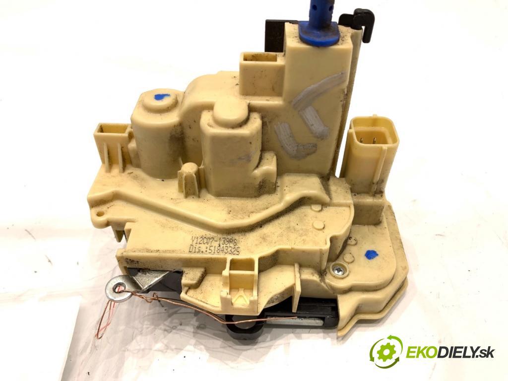 FIAT PANDA III liftback 2012 51 kW 1.2 (312PXA1A) 1242 zámok dveře levý zadní část 51843325
