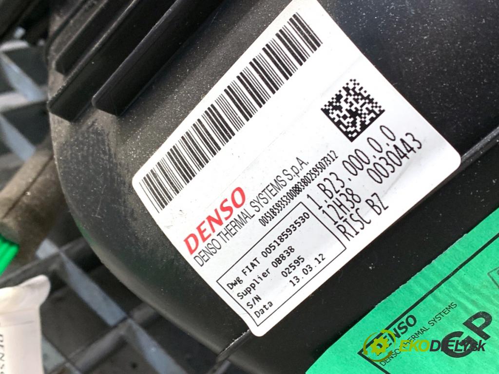 FIAT PANDA III liftback 2012 51 kW 1.2 (312PXA1A) 1242 topné těleso radiátor topení komplet KOMBAJN 00518593530 (Radiátory topení)
