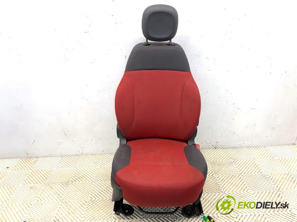 FIAT PANDA III liftback 2012 51 kW 1.2 (312PXA1A) 1242 Sedadlo pravy predný 