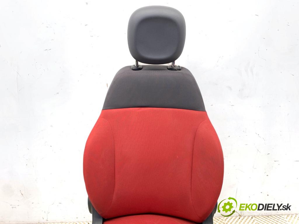 FIAT PANDA III liftback 2012 51 kW 1.2 (312PXA1A) 1242 Sedadlo pravy predný