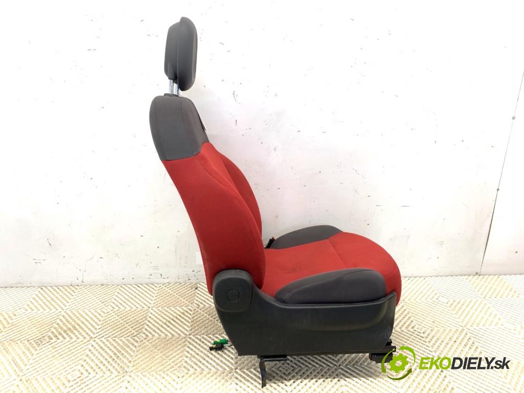 FIAT PANDA III liftback 2012 51 kW 1.2 (312PXA1A) 1242 Sedadlo pravy predný
