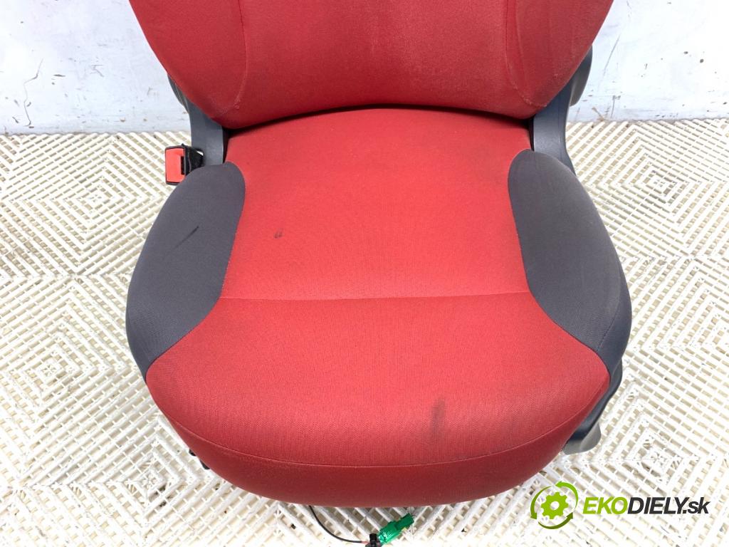 FIAT PANDA III liftback 2012 51 kW 1.2 (312PXA1A) 1242 Sedadlo ľavy predný