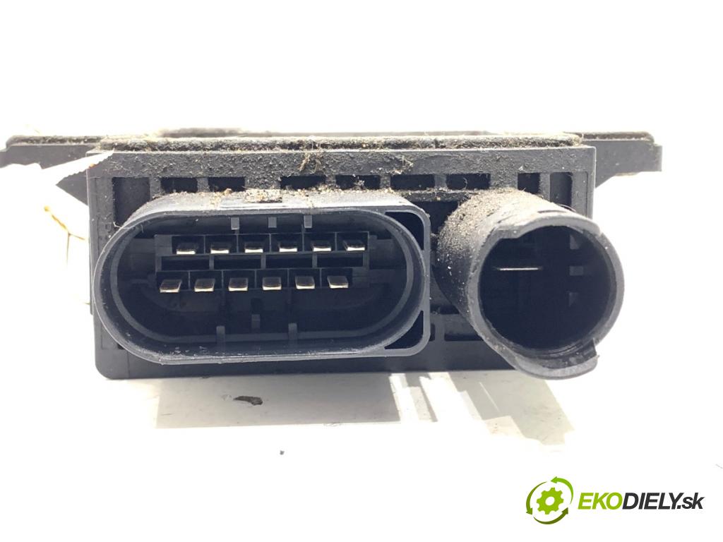 BMW E83 SUV 2004 110 kW 2.0 d 1995 relé svíček žhavení 0522120101 78682107 (Relé)