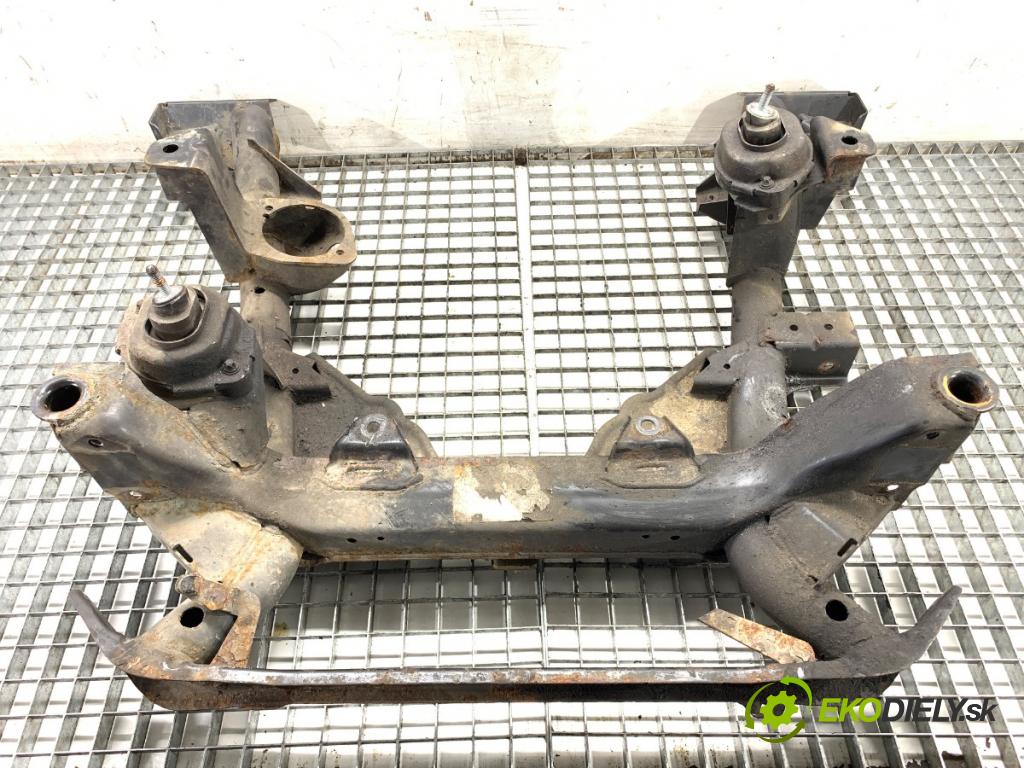 BMW E83 SUV 2004 110 kW 2.0 d 1995 výztuha pod motor  (Výztuhy přední)